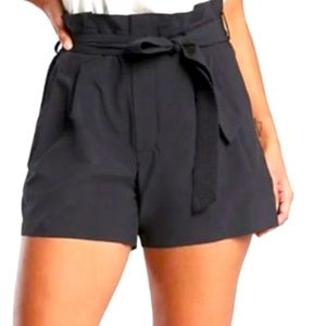 Athleta skyline short with belted tie and pockets.